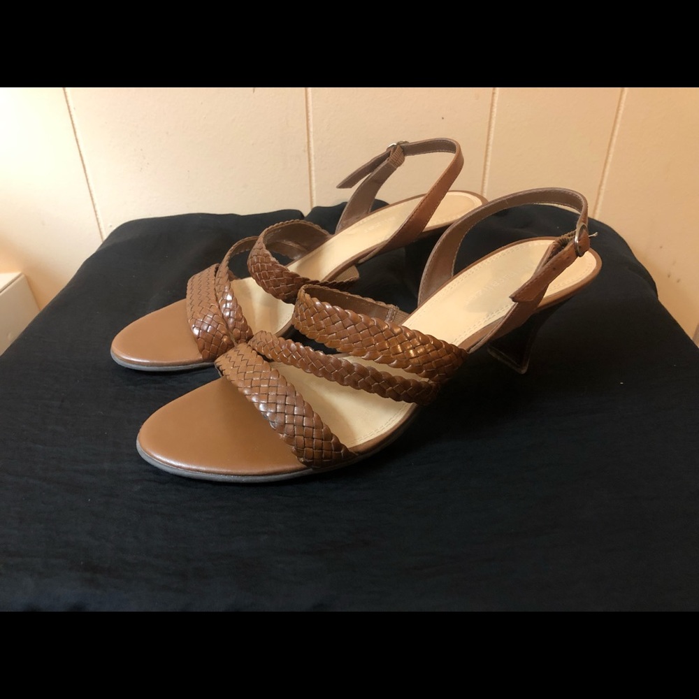 Naturalized Tan short heels
